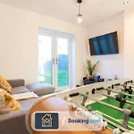 Large Modern 6 Bedroom House By Movida Group Short Lets & Serviced With Games Nyaraló *