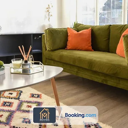 Holiday home Movida Modern: 6-bedroom House With Games