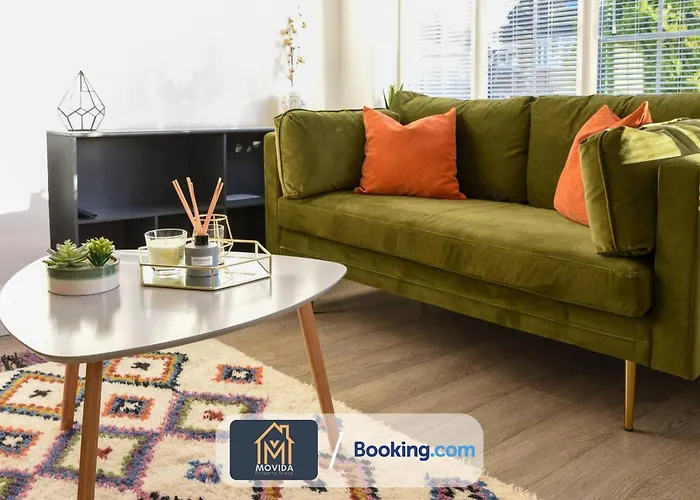 Casa vacanze Large Modern 6 Bedroom House By Movida Group Short Lets & Serviced With Games