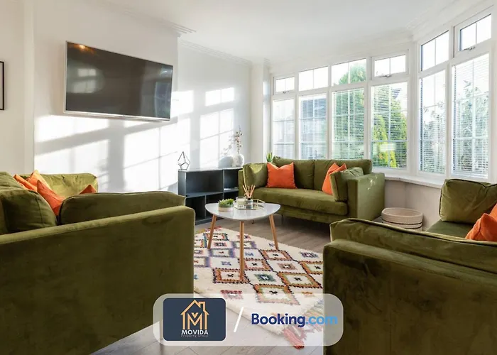 Casa vacanze Large Modern 6 Bedroom House By Movida Group Short Lets & Serviced With Games